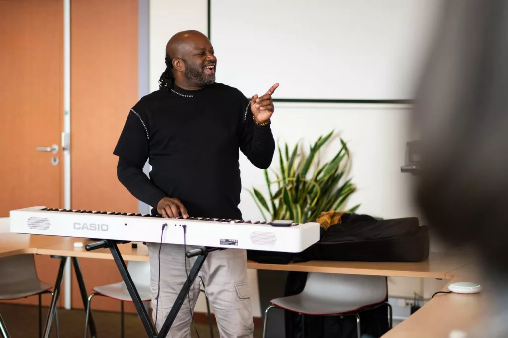 Michel Latour, Coach vocal à Strasbourg, ateliers collectifs et séminaires