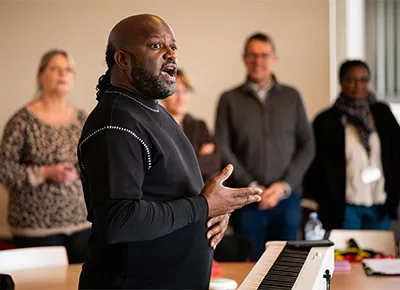 Michel Latour, Coach vocal ateliers collectifs à Strasbourg